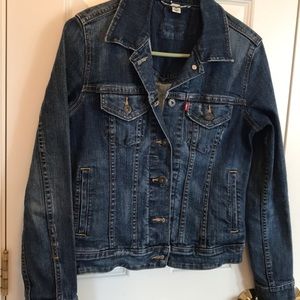 Levi’s distressed classic Jean jacket